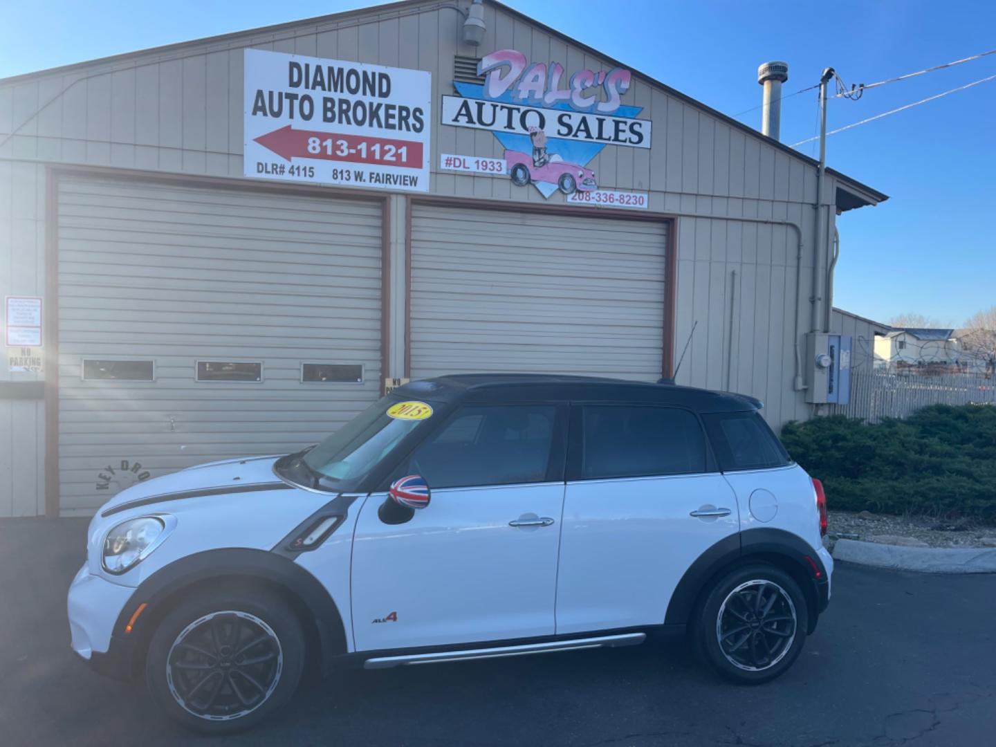 2015 Alpine White Mini Countryman (WMWZC5C50FW) , AT transmission, located at 813 E Fairview Ave, Meridian , ID, 83642, (208) 336-8230, 43.618851, -116.384010 - Photo#0